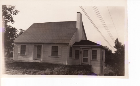 Unidentified home, wood one-story